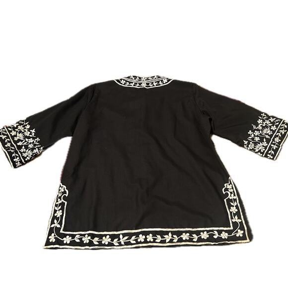 Vintage Black and White Floral Embroidery Ethnic Blouse Shirt / Small - Picture 3 of 4